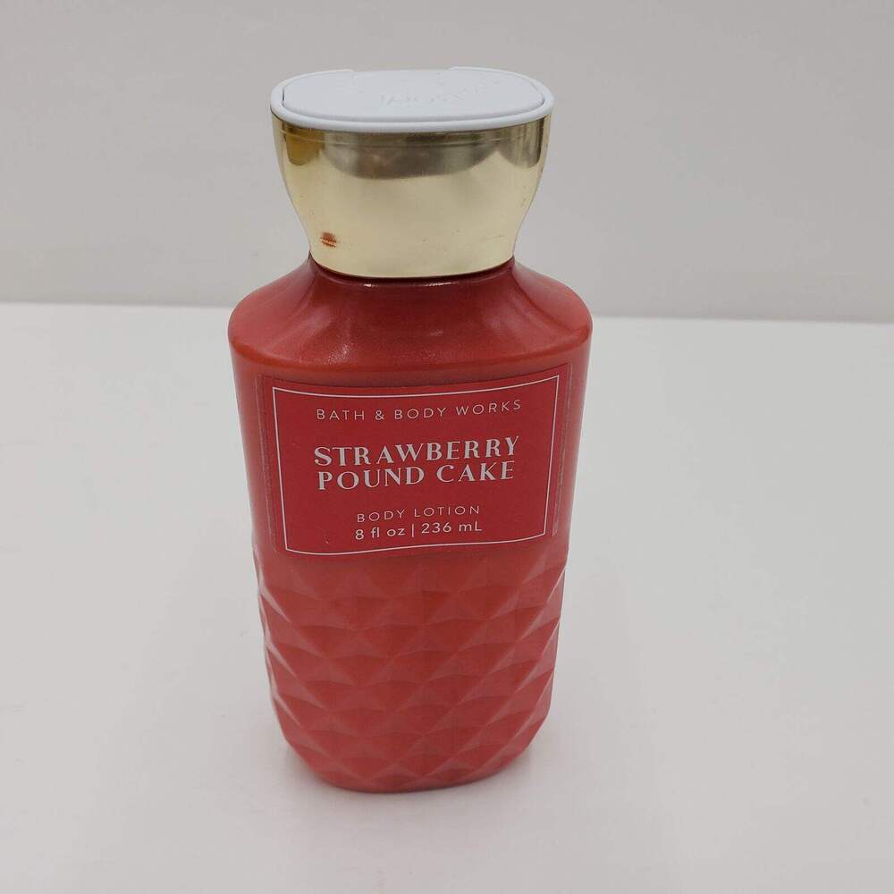 Bath & Body Works STRAWBERRY POUND CAKE Body Lotion 8 oz. NEW